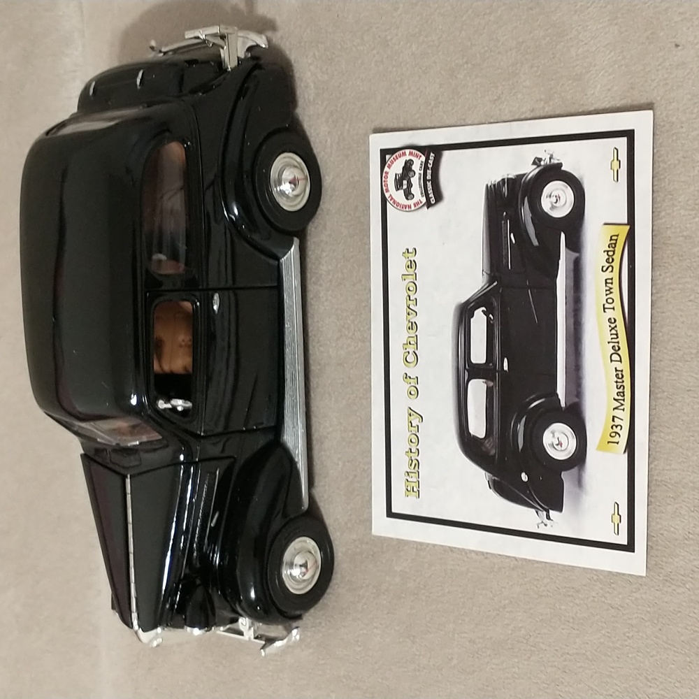 1937 Master Deluxe Town Sedan Die Cast Car